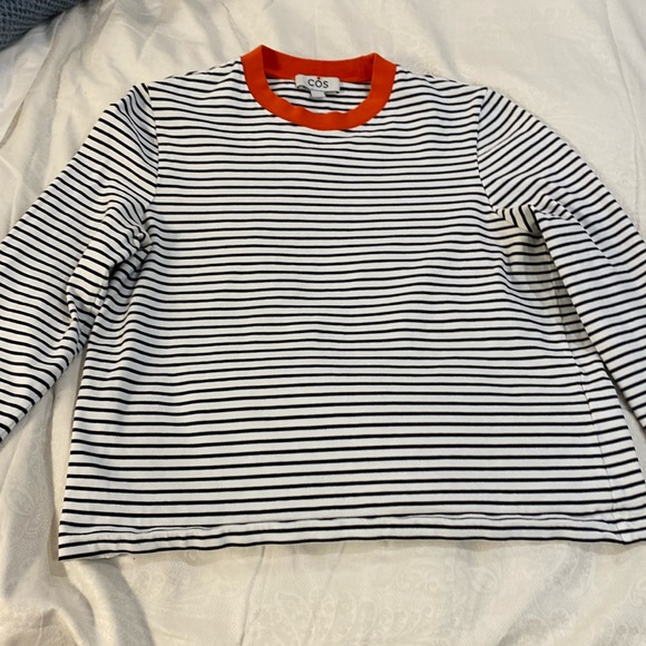 COS Sweaters - Women’s top